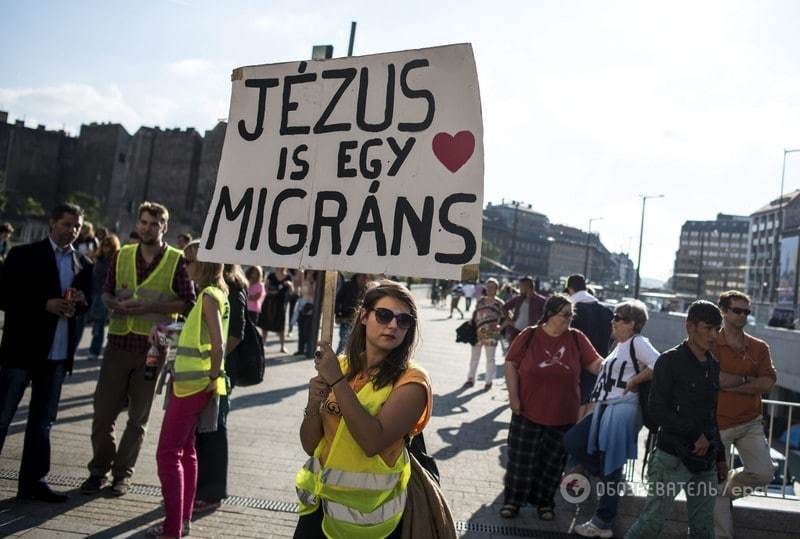 Европа взорвалась акциями "за" и "против" мигрантов: фоторепортаж