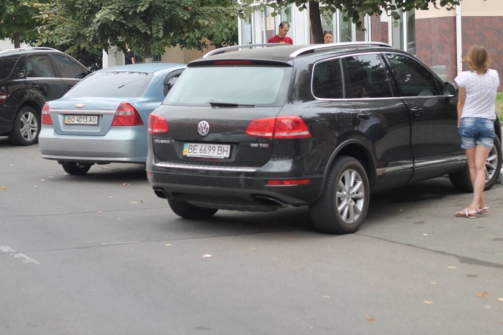 "Чтоб я так жил!" Автопарк кандидатов в прокуроры поразил своей роскошью. Фоторепортаж