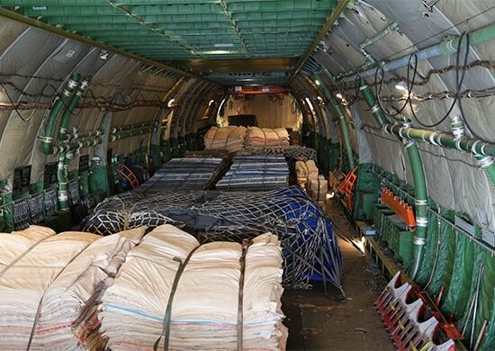 Россия начала посылать "гумконвои" самолетами в Сирию: фоторепортаж