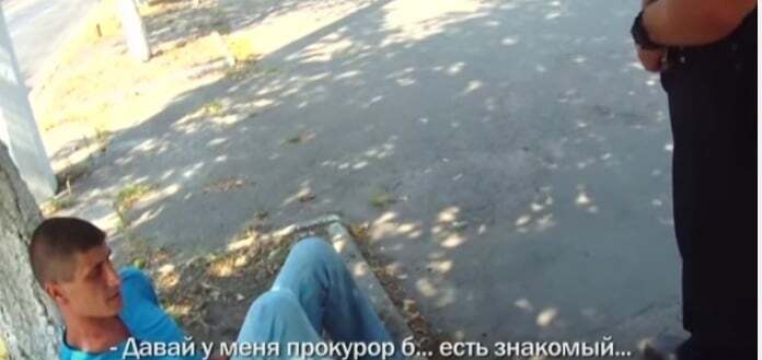 В Киеве дебошир из школы ударил полицейского