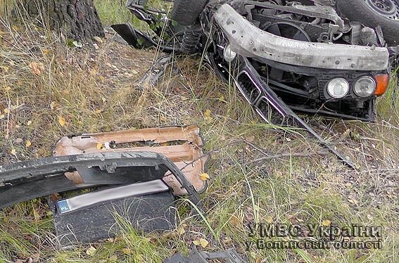 В страшном ДТП на Волыни погибли двое парней: фото с места аварии