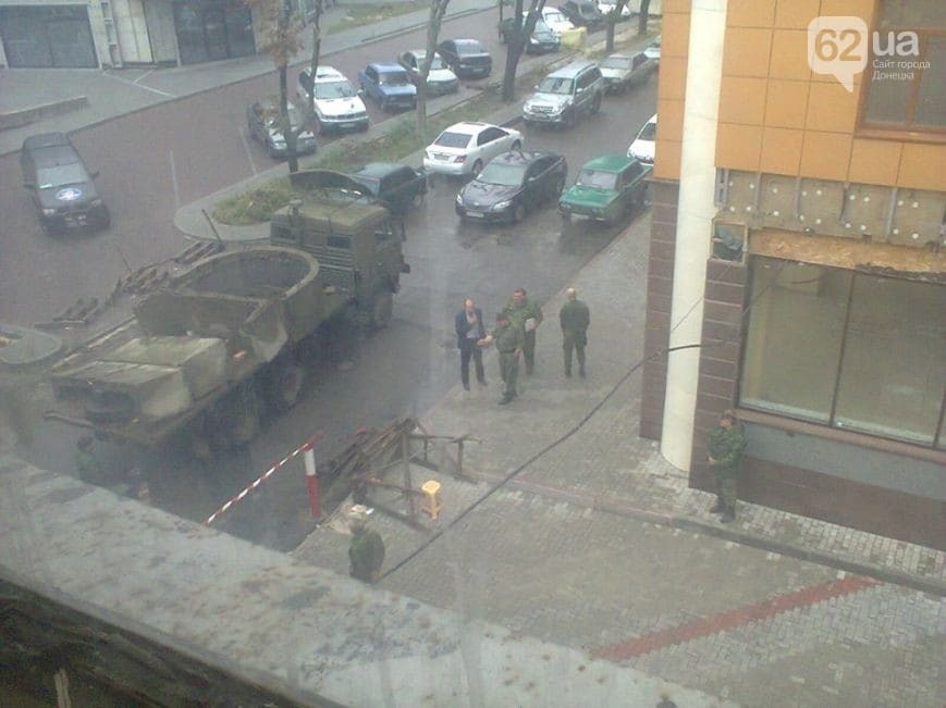 Казармы в центре: террористы "ДНР" "отжали" крупнейший НИИ Донецка. Опубликованы фото