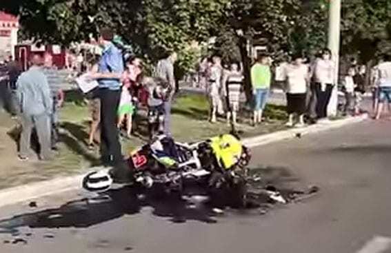 На Полтавщине мотоцикл влетел в ВАЗ: есть погибшие. Фото с места ДТП