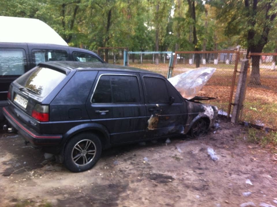 В Киеве неизвестные устроили массовый поджог автомобилей