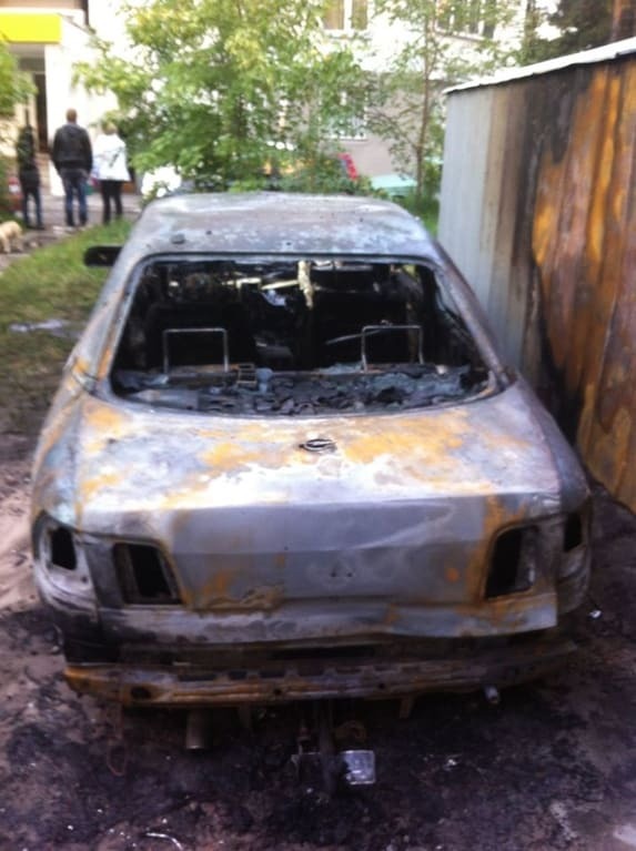 У Києві невідомі влаштували масовий підпал автомобілів