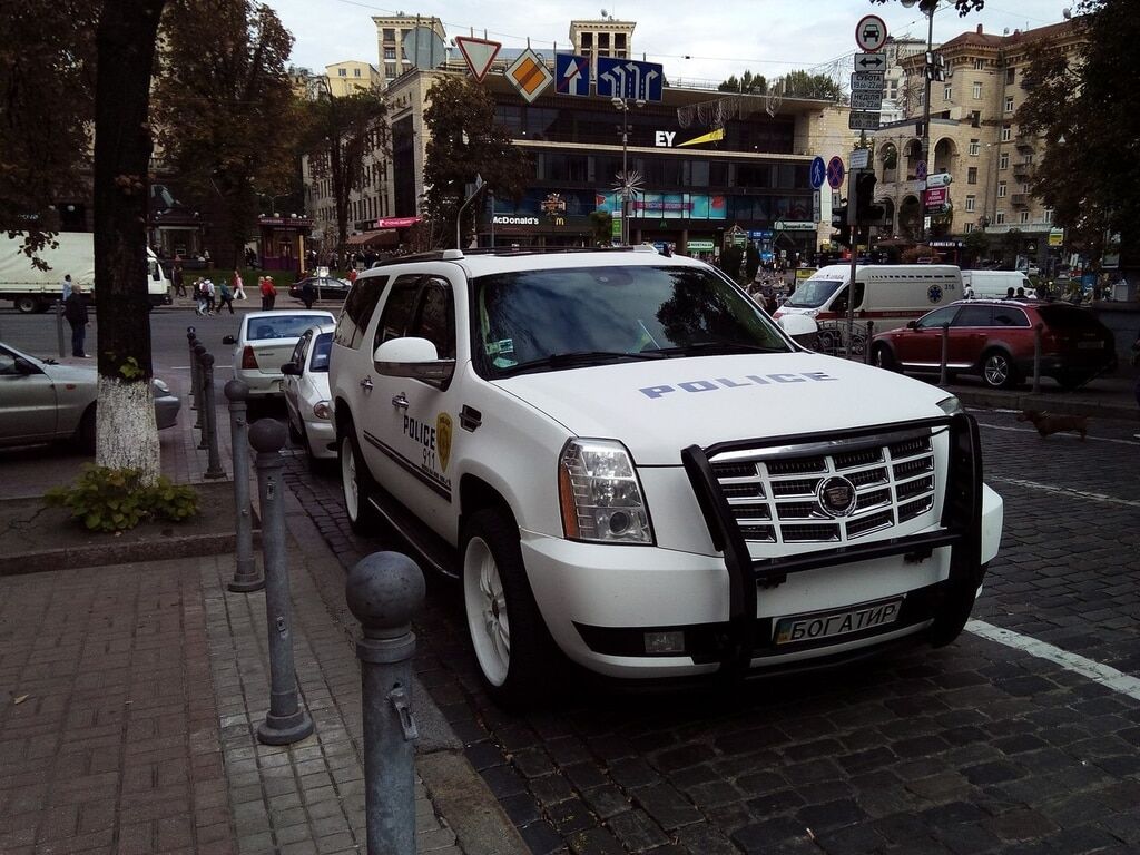 Силач Вірастюк перетворив свій джип у поліцейську машину: фото тюнінгу