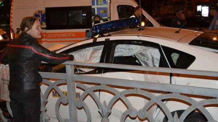 Оба всмятку: милиция не разъехалась с Citroen в Ривне. Фото и видеофакт