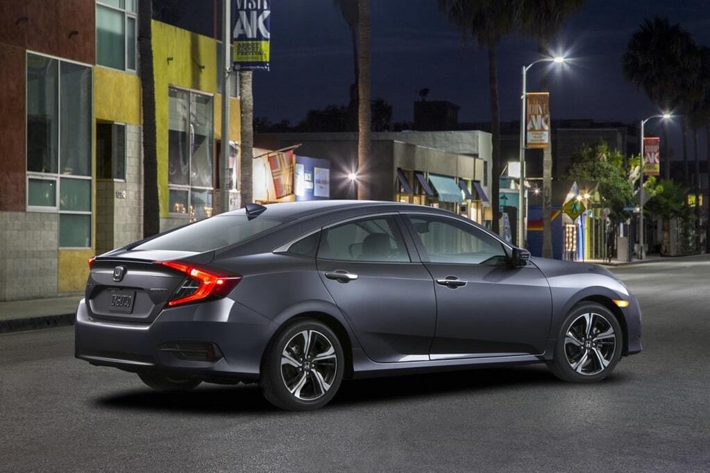 Новый Honda Civic перевоплощается в Acura: фото модели