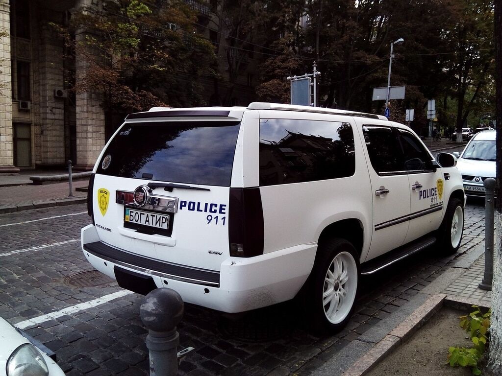 Силач Вирастюк превратил свой джип в полицейскую машину: фото тюнинга