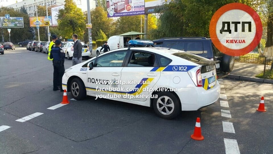 У Києві поліцейські потрапили у ДТП: опубліковані фото 