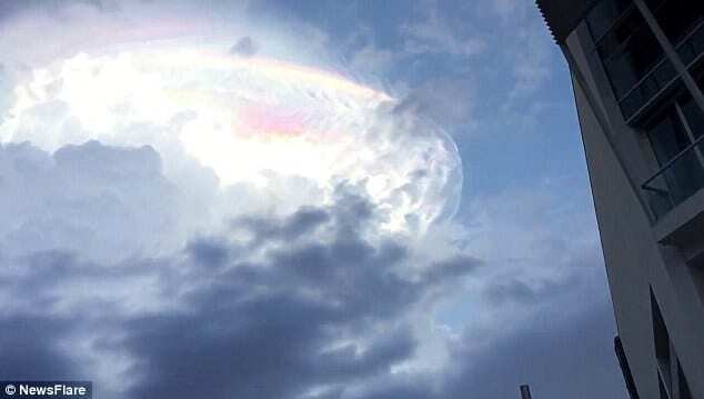 В небе над Коста-Рикой появился "знак Божий": шокирующие фото