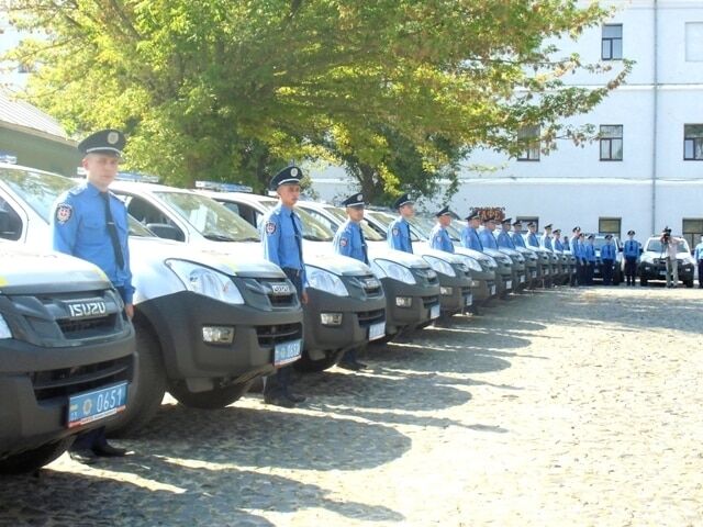 Євросоюз подарував Луцьку 38 патрульних машин: опубліковані фото