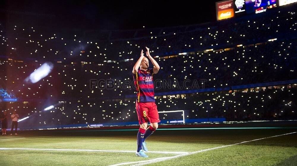 Чемпионский август великолепной "Барселоны": яркие фото