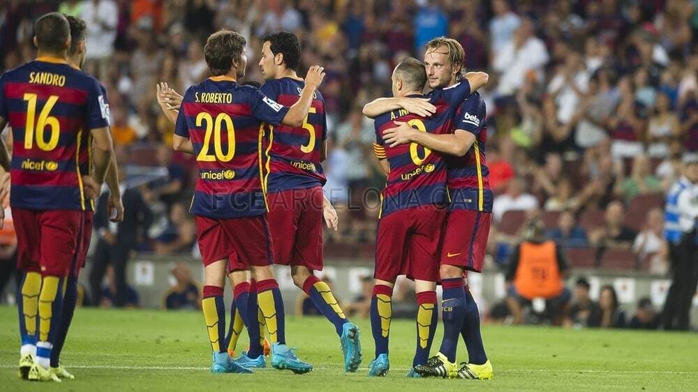 Чемпионский август великолепной "Барселоны": яркие фото