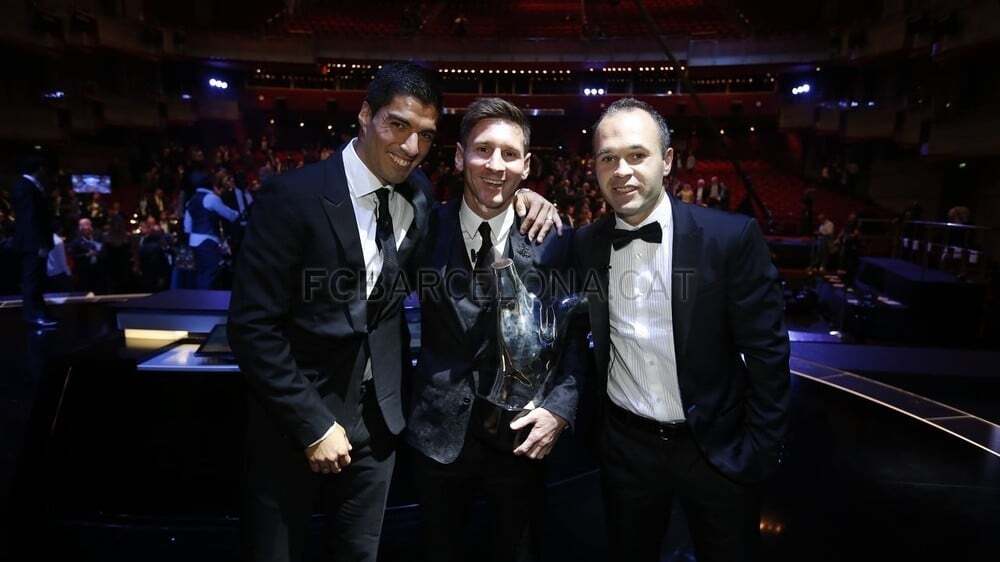 Чемпионский август великолепной "Барселоны": яркие фото