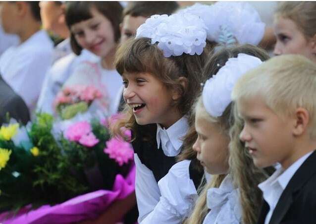 На День знаний в Донецке от детей требовали писать письма Путину и Меркель