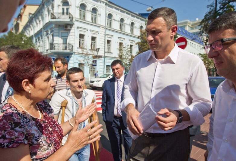 Кличко проверил ул. Братскую и проспект Победы после капремонта