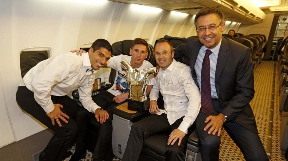 Чемпионский август великолепной "Барселоны": яркие фото