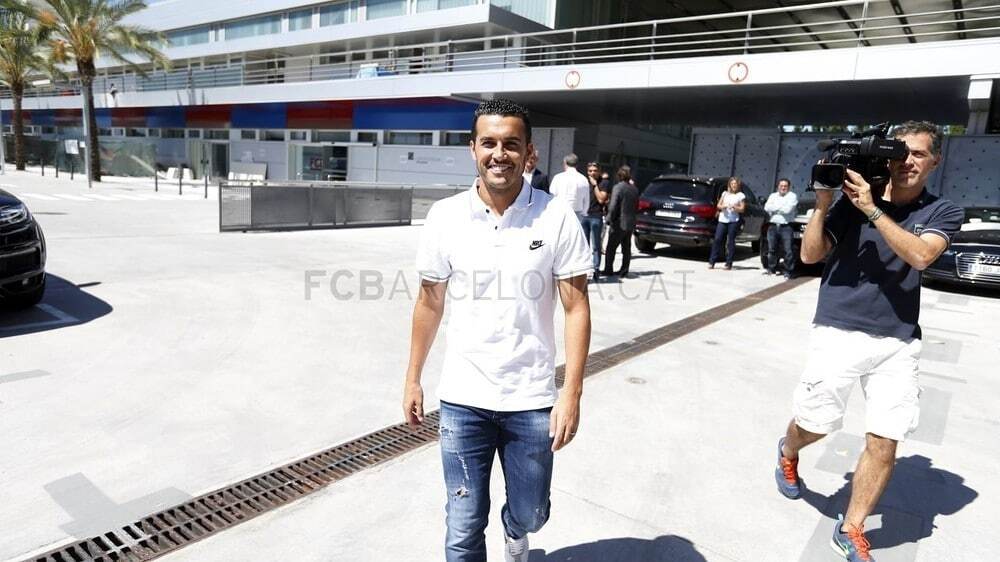 Чемпионский август великолепной "Барселоны": яркие фото