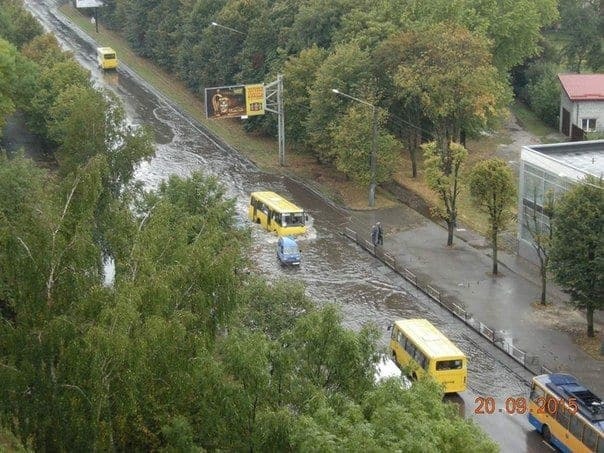 Дожди устроили во Львове настоящий потоп: фото и видео "большой воды"