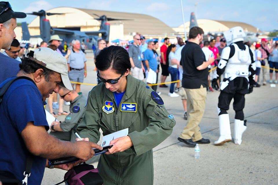 Andrews Airshow-2015: у США вразили грандіозним шоу авіації ВПС. Фоторепортаж