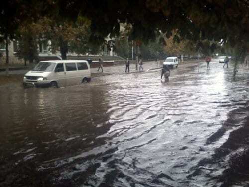 Дожди устроили во Львове настоящий потоп: фото и видео "большой воды"