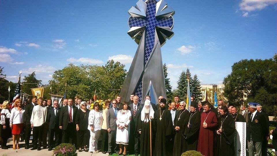 У США Філарет освятив перший пам'ятник Небесній Сотні: фоторепортаж