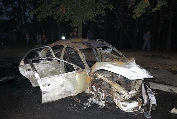 Масштабное ДТП в Киеве: "Крайслер" сгорел, есть пострадавшие