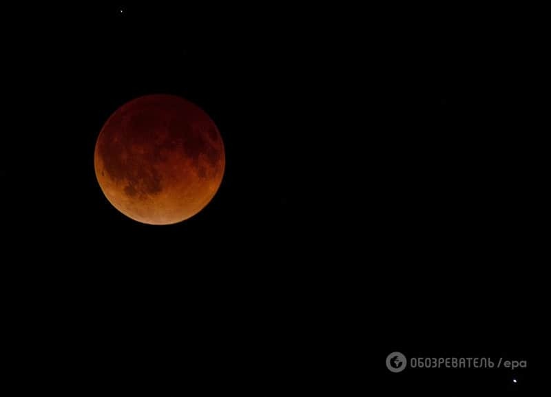 "Кровавая Луна": где наблюдать затмение и чего остерегаться