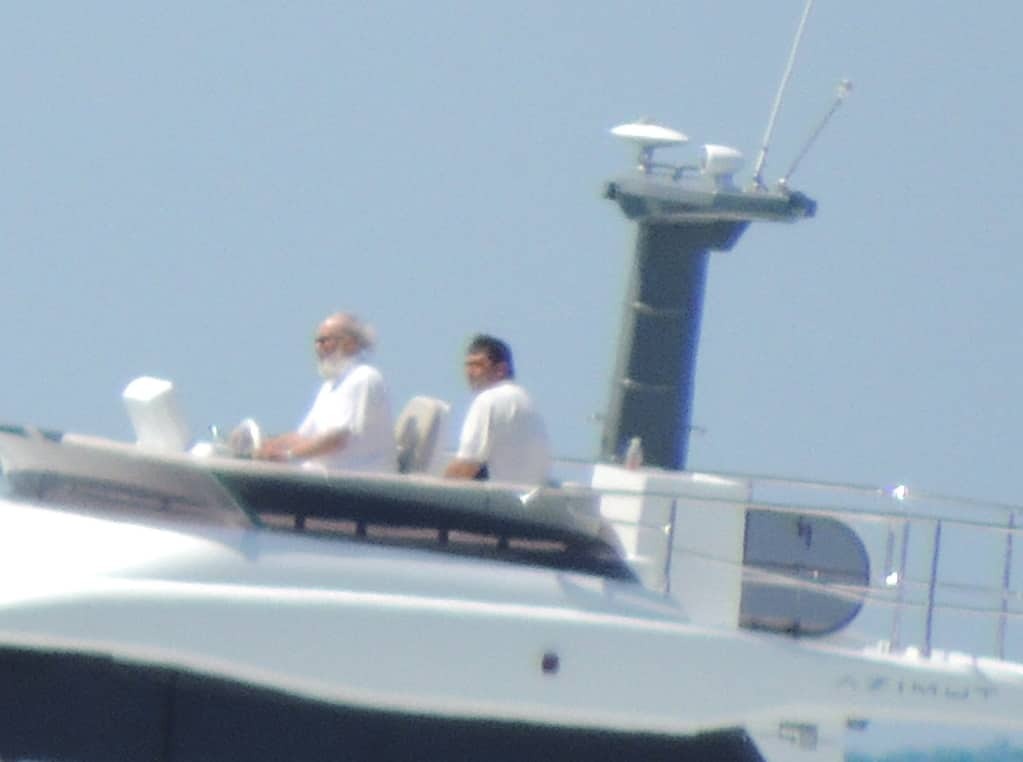 "Патріарха Кирила" засікли на яхті за півмільйона євро в самих трусах: опубліковані фото