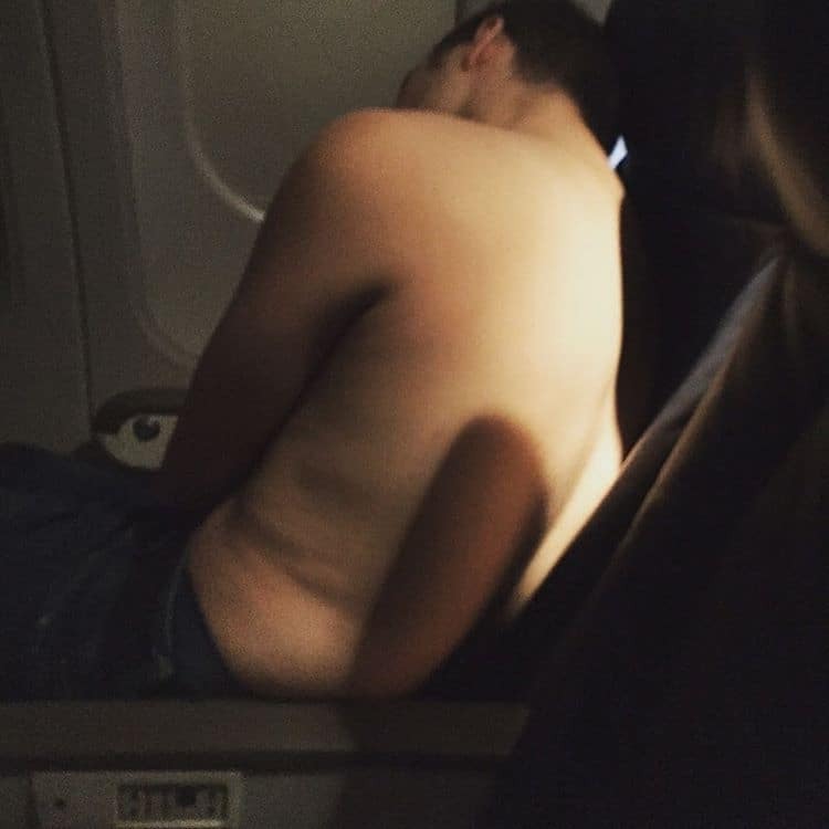 Свині в літаку: стюардеса опублікувала знімки найогидніших пасажирів