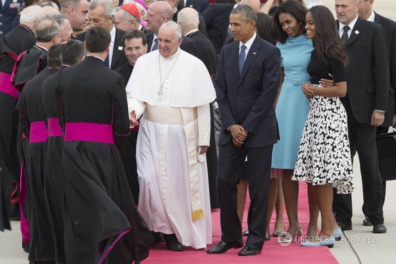 Впервые в США: Папу Франциска с почестями встречала вся семья Обамы. Фоторепортаж