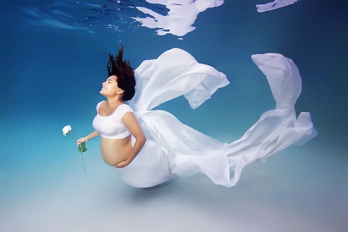 Невероятно красивые подводные фото беременных девушек