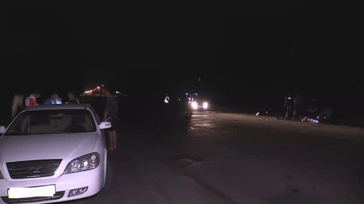 На Днепропетровщине мужчину сбили сразу два автомобиля: фото с места ДТП