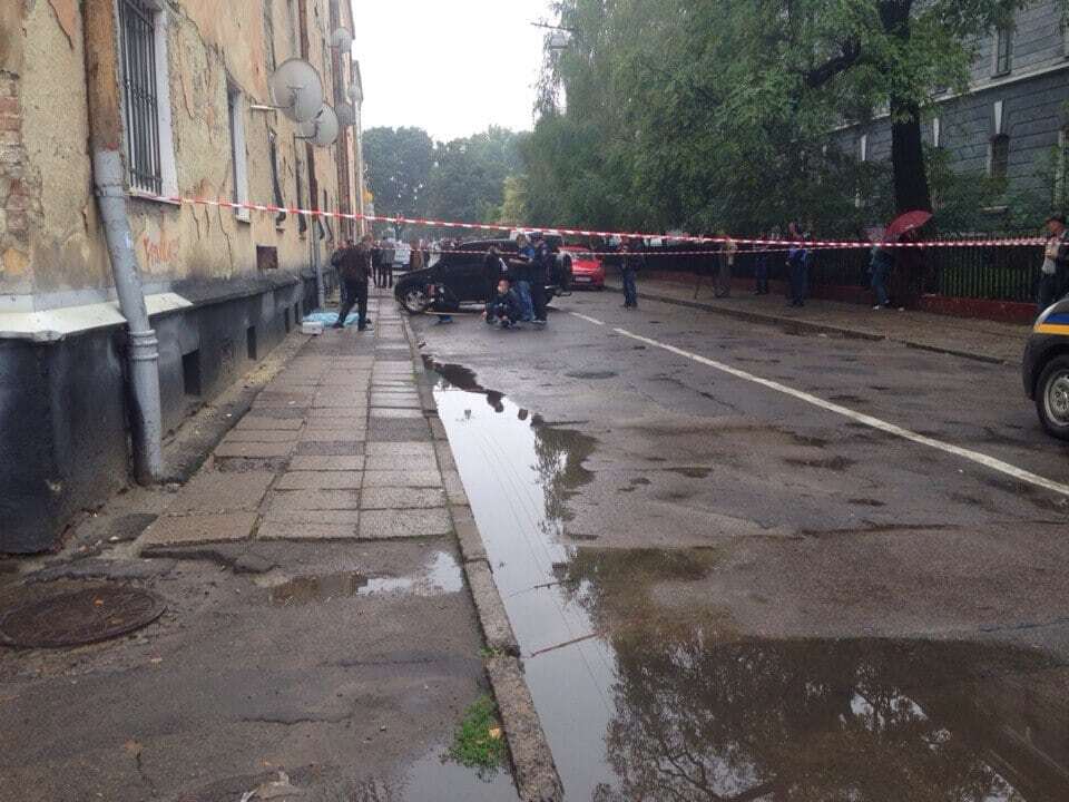 Во Львове посреди улицы застрелили мужчину: подозревают криминального авторитета