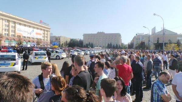 Все равны, как на подбор: в Харькове приняли присягу 800 патрульных. Фото с полицией