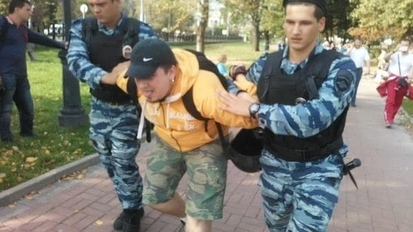 В Москве и Питере люди собрались против войны: более 10 задержанных