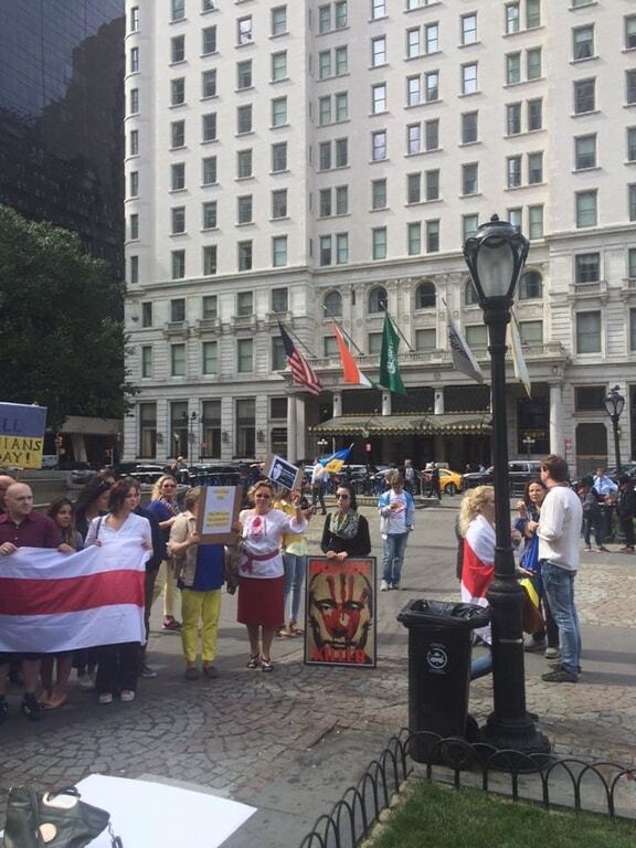 Путін, пішов геть! Нью-Йорк почав протест проти агресії Росії. Фоторепортаж