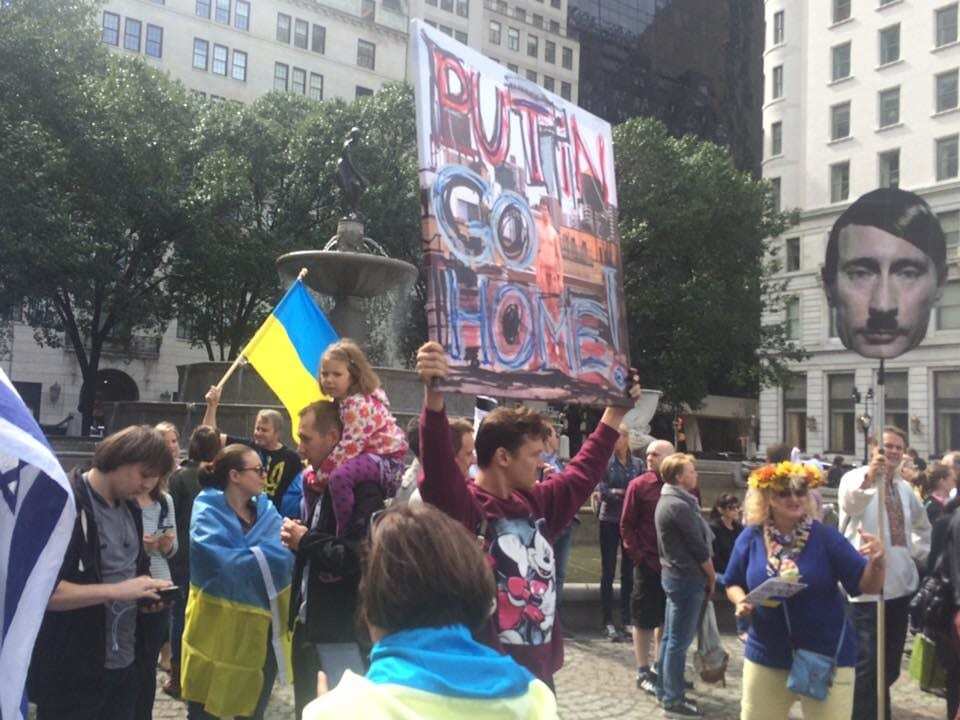 Путін, пішов геть! Нью-Йорк почав протест проти агресії Росії. Фоторепортаж