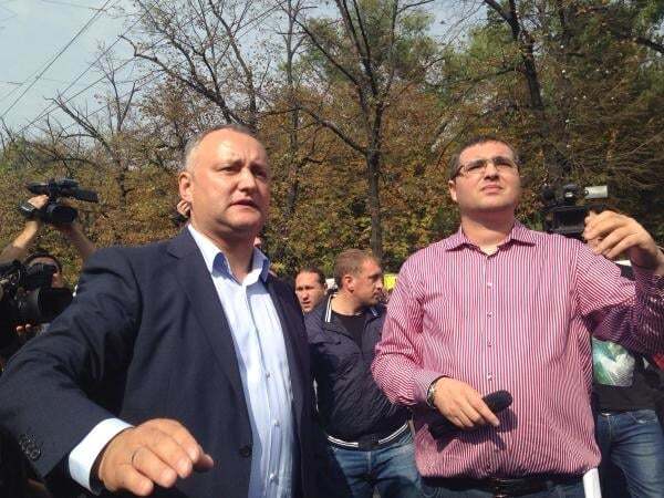 Кишинев вышел на масштабные протесты против власти