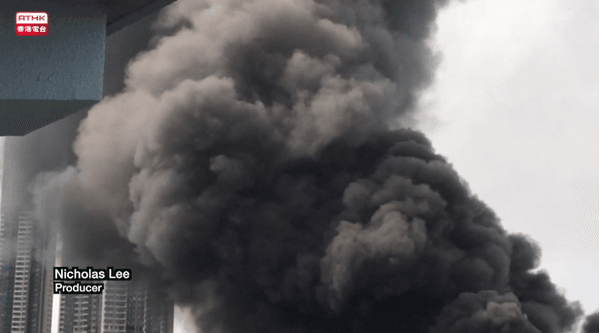 В Гонконге взорвался танкер с горючим: загорелось много судов
