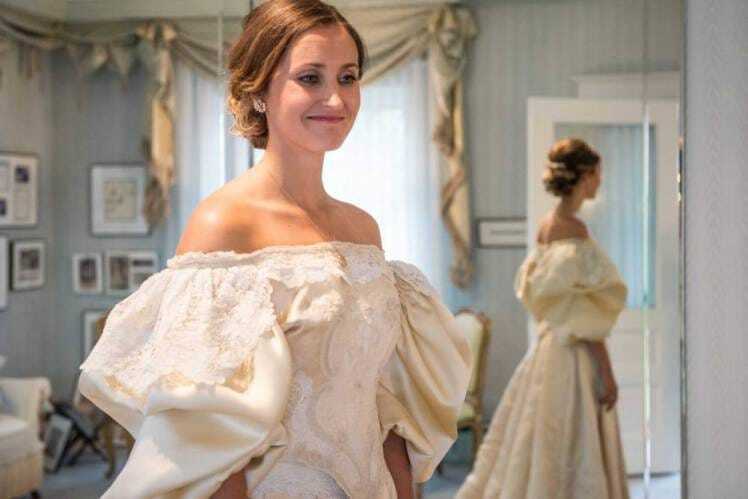 В США невеста вышла замуж в платье, которое 120 лет передавалось от матери к дочери