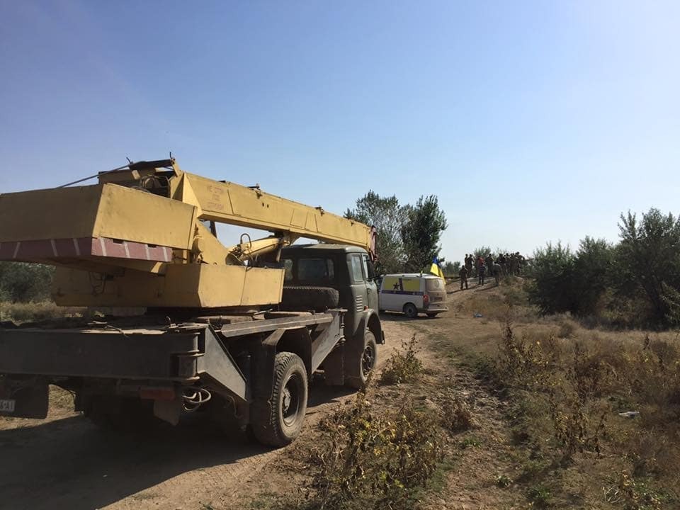 У Криму заблокували залізницю, яка веде до заводу Фірташа