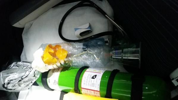 Находчивый врач спас жизнь ребенку с астмой прямо на борту самолета