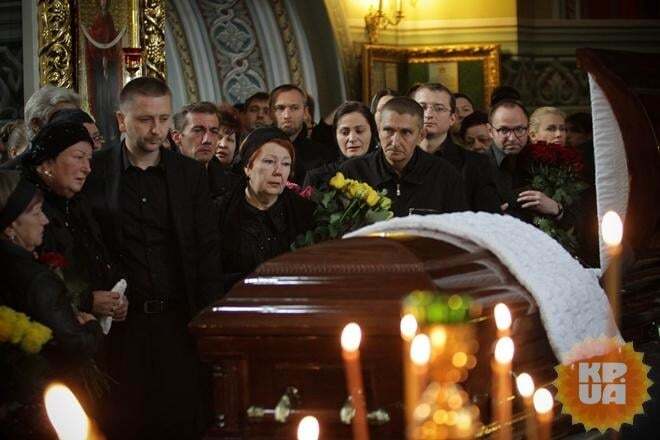 У Києві поховали Ларсона: попрощатися зі співаком прийшли зірки і бійці АТО