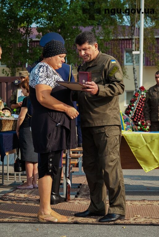 Под Киевом попрощались с двумя погибшими бойцами Нацгвардии: опубликованы фото и видео