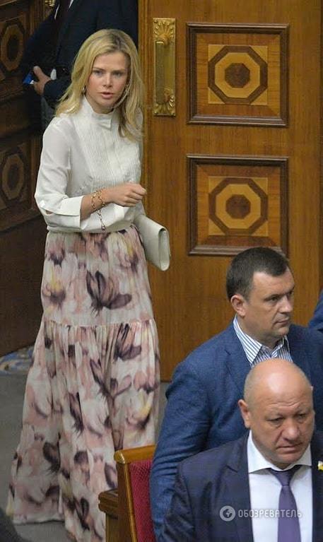 Нардепы-модницы встретили осень в летних нарядах: неудачный образ Луценко и "принцесса" Донец