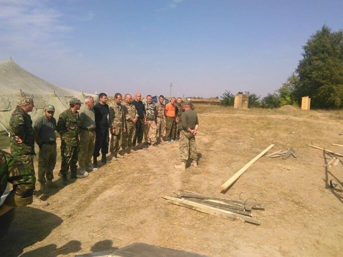 До блокади Криму "підключили" Бандеру: фотофакт