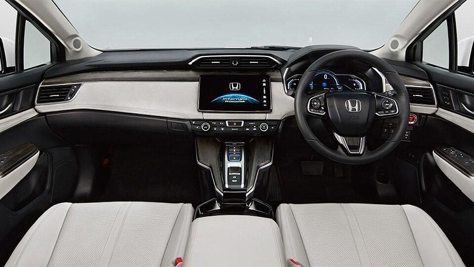 Honda показала фотографии водородного автомобиля FCV