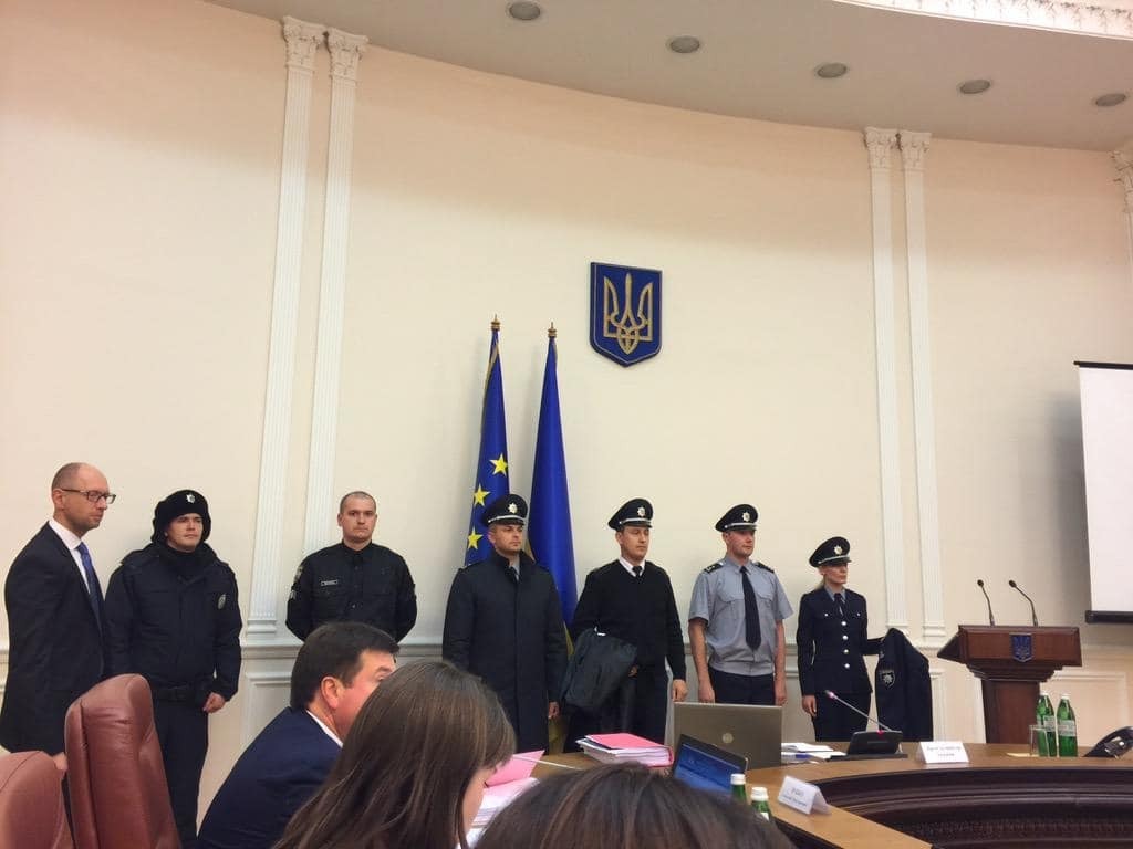 Украинских полицейских оденут в новую форму: опубликованы фото